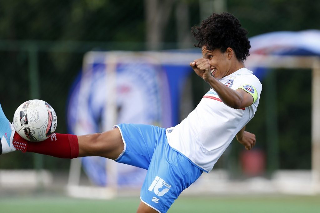 O Bahia está a um passo da final do Campeonato Baiano Feminino, após golear o Lusaca por 4 a 0, com três gols da zagueira Aila