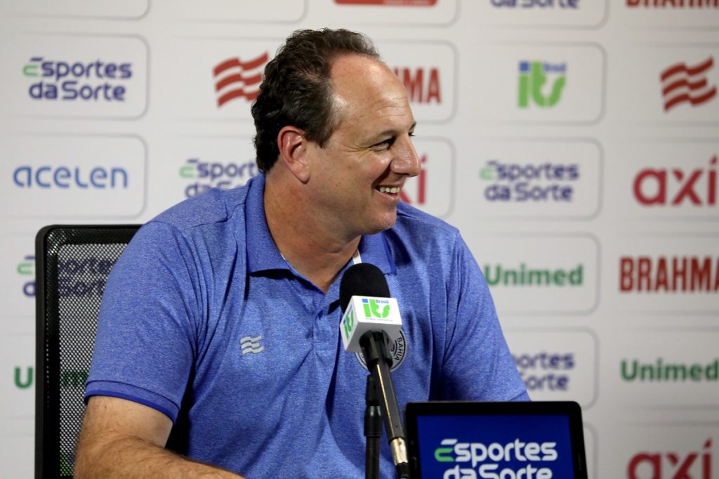 Durante sua apresentação oficial, Ceni brincou com o radialista Jailson Baraúna, que chegou a discutir com o ex-técnico do Bahia Renato Paiva