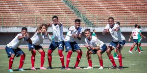 O Bahia vence o time do Conquista, em Pituaçu, pelo Baianão com as equipes sub-15 e sub-17