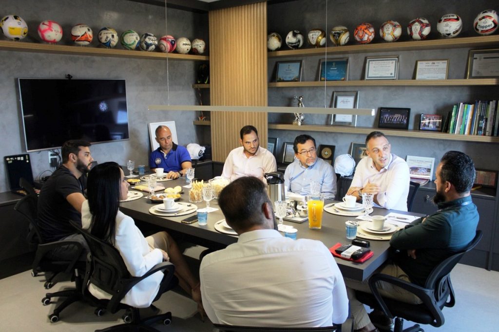 Após polêmicas envolvendo a arbitragem no Brasileirão, a diretoria do Bahia se reúne com a Federação Bahiana de Futebol (FBF). Além disso, foram discutidos outros temas de interesse do clube