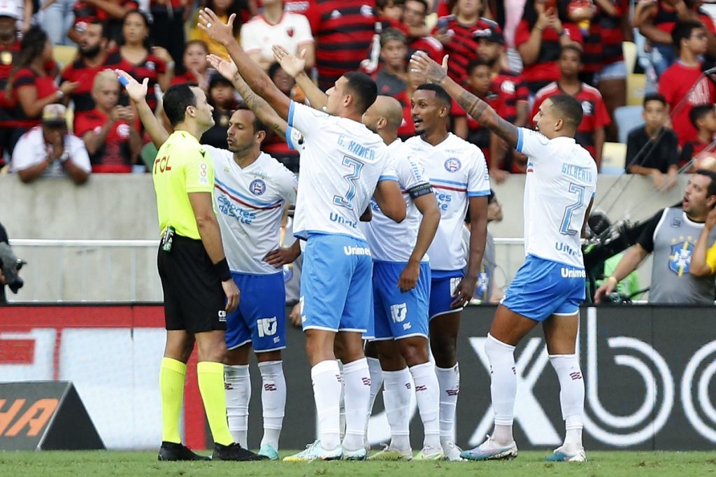 Bahia aciona arbitragem da partida contra o Flamengo na CBF, após decisões polêmicas dentro de campo