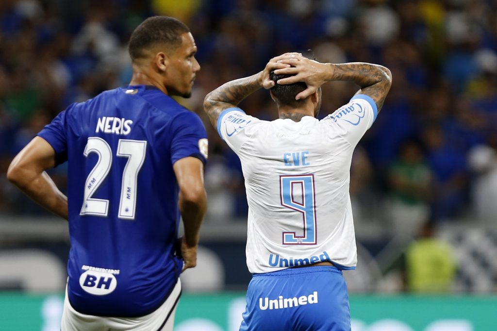 Bahia freia reação no Brasileirão e perde para o Cruzeiro por 3 a 0, no Mineirão