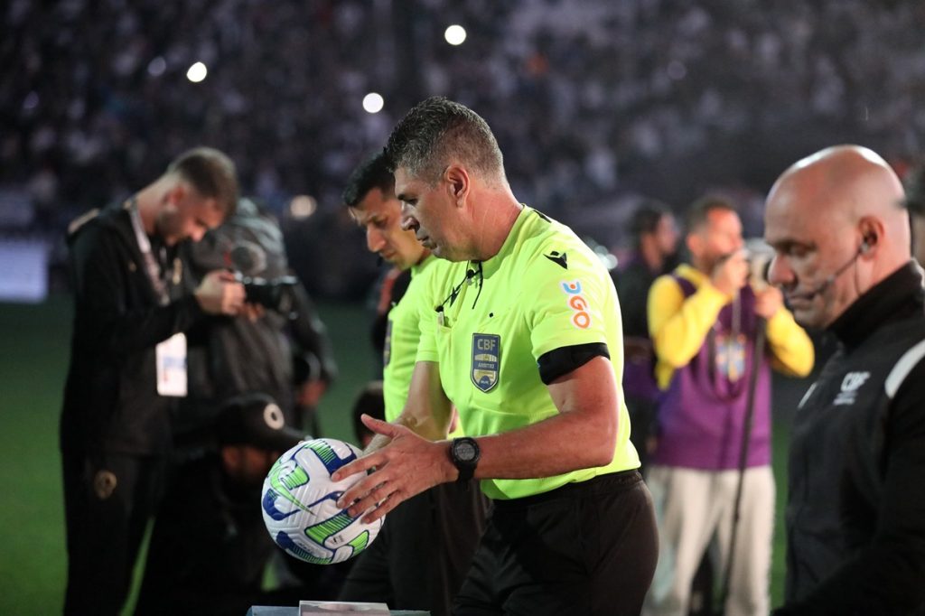 CBF define árbitro cearense para América-MG x Bahia, pelo Brasileirão, na Arena Independência