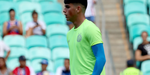 Atuando no futebol europeu, Gabriel Souza, goleiro do Bahia busca se firmar no Portimonense, de Portugal