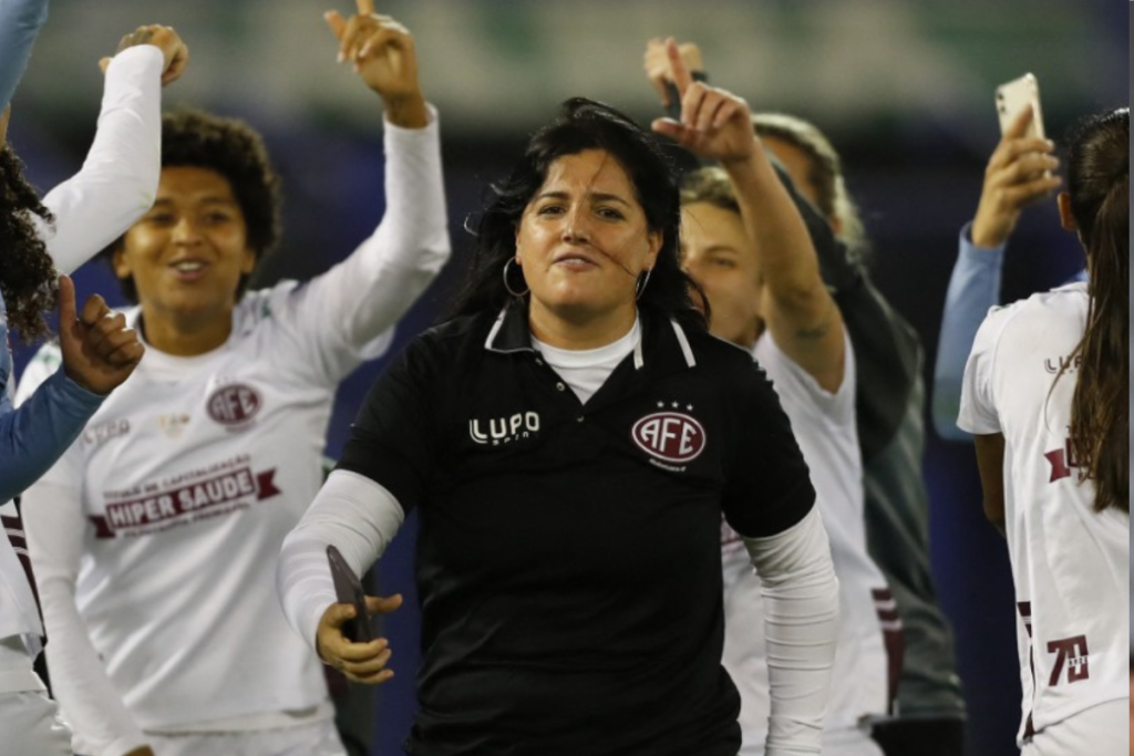 Bahia anuncia nova treinadora do time feminino: Lindsay Camila